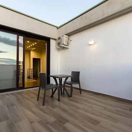 Opera Couette-café 3*